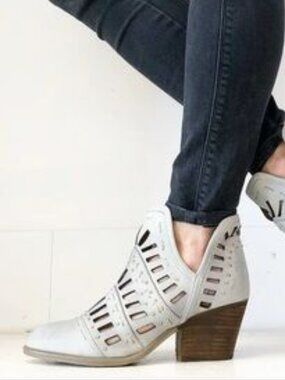 Musse & Cloud Arcadia Ice Grey Perforated Ankle Boots Booties size 7